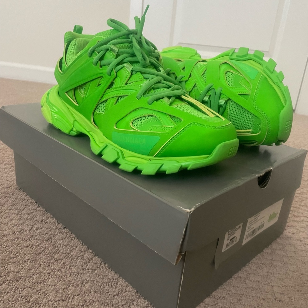 Selling ma balenciaga shoes